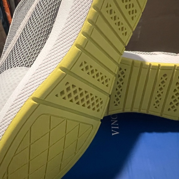 NIB / Vince Camuto Men's Emmitt Mesh Sneaker/ Color: White/Nimbus - Picture 5 of 6